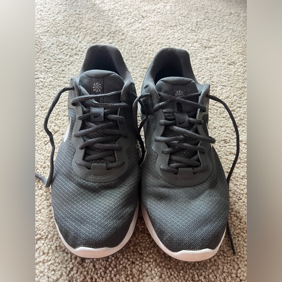 Men’s size 12 Nike - Picture 2 of 7